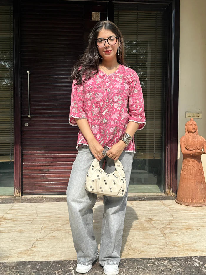 Chic Floral Short Kurti 🌺💖