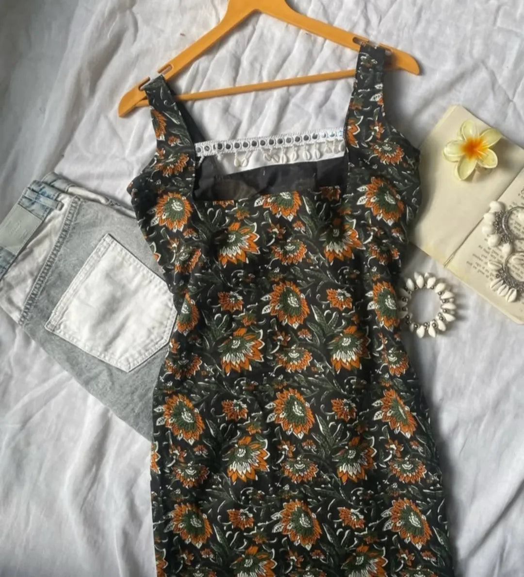 🌼 Elegant Black Floral Printed Kurti – Boho Desi Vibes