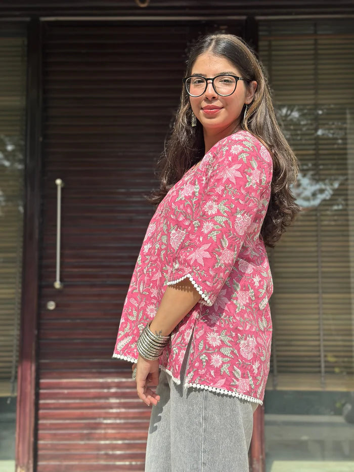 Chic Floral Short Kurti 🌺💖