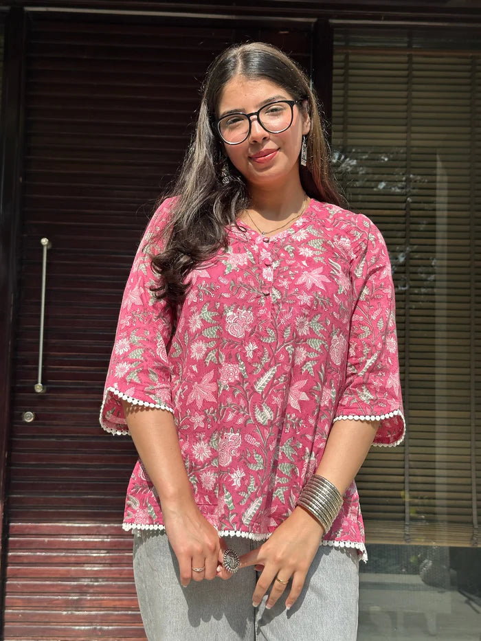 Chic Floral Short Kurti 🌺💖